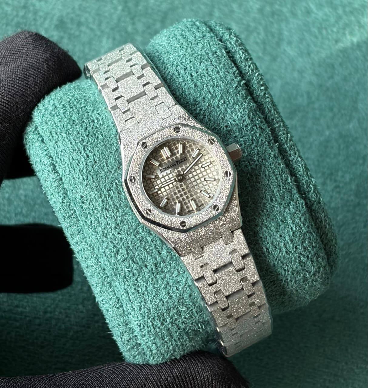 Ap watch for ladies good quality
 340 dhs🇦🇪
 (size 23mm )

Zain59
♥️♥️♥️