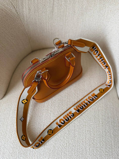 LV
𝑳𝒐𝒖𝒊𝒔 𝑽𝒖𝒊𝒕𝒕𝒐𝒏 
𝑨𝒍𝒎𝒂 
23 𝒄𝒎
𝑨𝒗𝒂𝒊𝒍𝒂𝒃𝒍𝒆 𝒏𝒐𝒘
For Price 👇 WhatsApp✅
0568585901 
0507557372
0552275751 Owner Zain 👌

Zain257
♥️♥️♥️