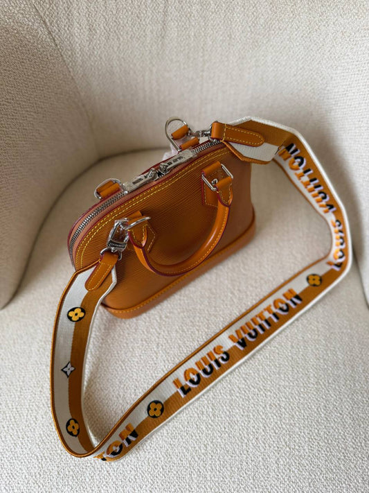LV
𝑳𝒐𝒖𝒊𝒔 𝑽𝒖𝒊𝒕𝒕𝒐𝒏 
𝑨𝒍𝒎𝒂 
23 𝒄𝒎
𝑨𝒗𝒂𝒊𝒍𝒂𝒃𝒍𝒆 𝒏𝒐𝒘
For Price 👇 WhatsApp✅
0568585901 
0507557372
0552275751 Owner Zain 👌

Zain257
♥️♥️♥️