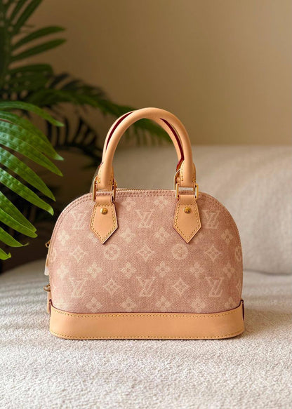 🌿💗*Louis Vuitton*😍🍃
    
            🍂 🩵🤍 🍂
For Price 👇 WhatsApp✅
0568585901 
0507557372
0552275751 Owner Zain 👌

Zain246
♥️♥️♥️