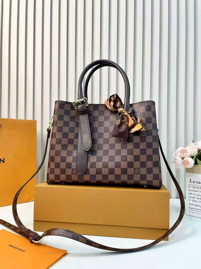 LV
with box 
🎁🎁🎁

120 dhs🪙🌨️

Zain177
♥️♥️♥️