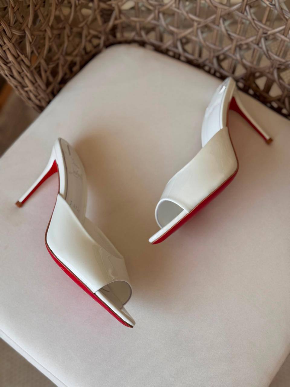 CHRISTIAN LOUBOUTIN
Size: 36 to 41
Super master quality ❤️‍🔥
450 dhs✅

Zain198
♥️♥️♥️