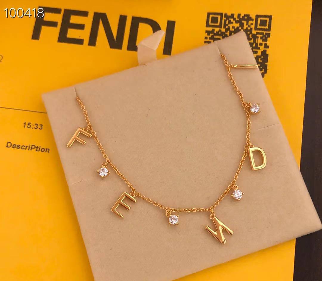 FENDI SET ❤️‍🔥*
Necklace 🔥
Bracelet 🍁
Earring ❣️
Offer 🤯
Master quality 💯
With normal boxes 📦 
115 dhs🪙🌨️
With master box 🗃️ 
130 dhs🪙🌨️

Zain216
♥️♥️♥️