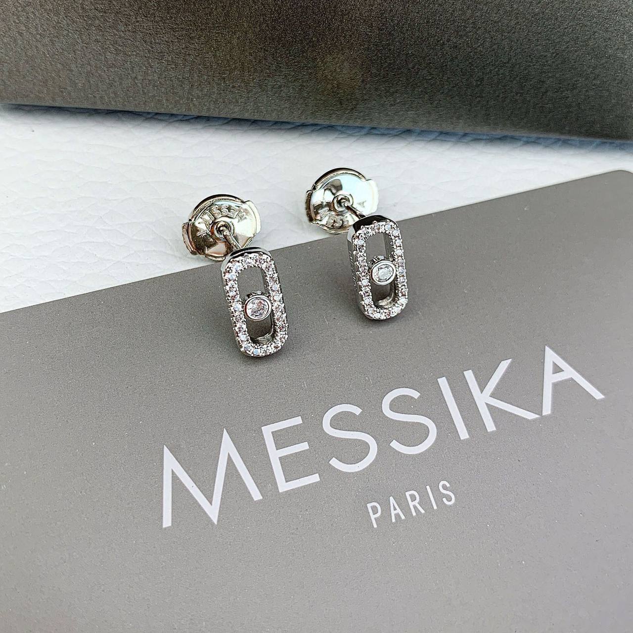 Messika 🌊*
Necklace 🦋
Earring❤️‍🔥
Master quality 💯
With normal boxes 📦 
80 dhs✅
With master box 🗃️ 
120 dhs✅

Zain216
♥️♥️♥️
