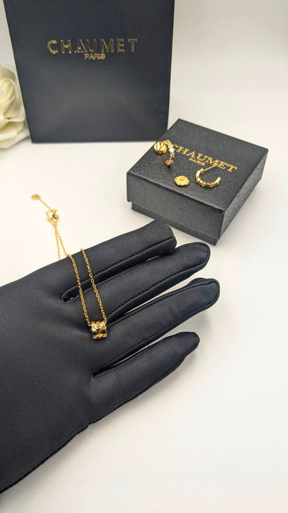 Chaumet
*Master Quality* 
*Necklace & Earrings*
130 dhs✅ with Normal Box 🎁

Zain210
♥️♥️♥️