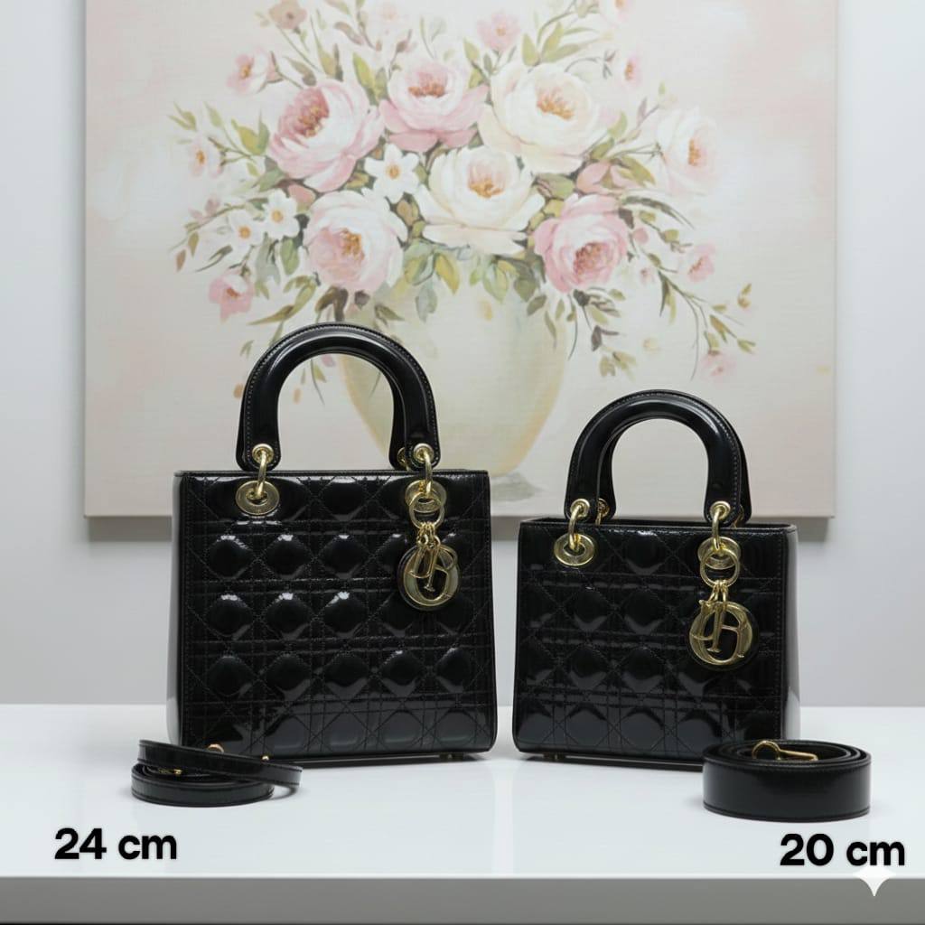 CHRISTIAN LADY DIOR
ɢʟᴏssʏ ᴍᴀᴛᴇʀɪᴀʟ
ɢᴏʟᴅ ʜᴀʀᴅᴡᴀʀᴇ
ᴡɪᴛʜ ᴡᴇʙ ʟᴏɴɢ sᴛʀᴀᴘ
ᴡɪᴛʜ BOX
🎁🎁🎁
 *sɪᴢᴇ: 24 cm = Pʀɪᴄᴇ 110 ᴅʜs* 
  
 *sɪᴢᴇ: 20 ᴄm = Pʀɪᴄᴇ 100 ᴅʜs* 

Zain31
♥️♥️♥️