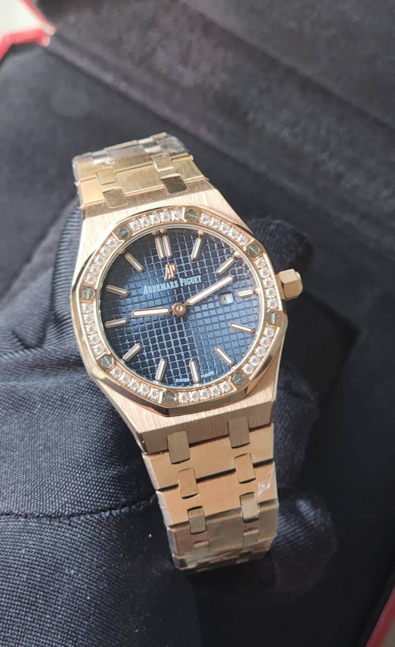 Ap watch for ladies 
good quality 
220 dhs💓

Zain59
♥️♥️♥️
