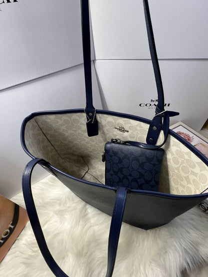 Coach double face
110 dhs✅

with box
🎁🎁🎁

Zain118
♥️♥️♥️