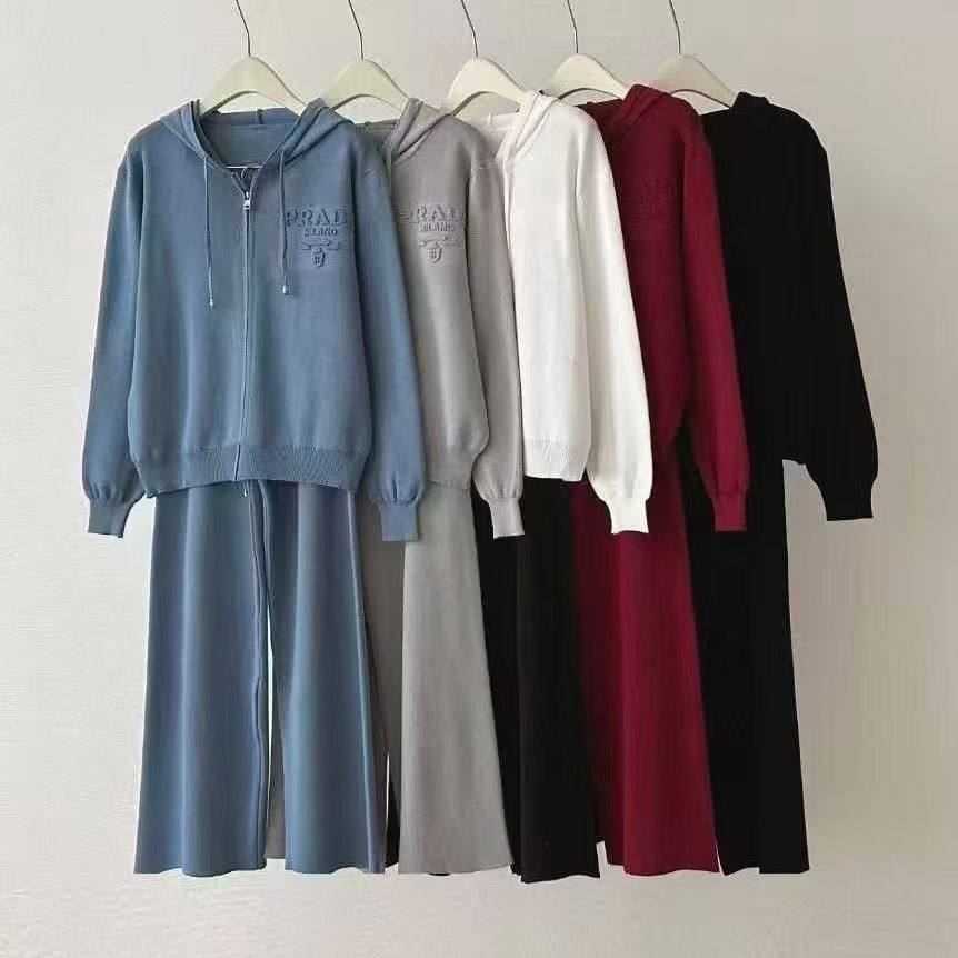 *New collections 
140 dhs💕🪙
*good  quality  ✅
*Sizes: free size 
*AVAILABLE NOW*

Zain231
💕💕💕