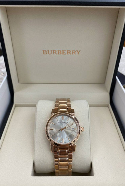 BURBERRY LADIES 
GOOD QUALITY 💯
60 dhs🪙💕

Zain133
♥️♥️♥️