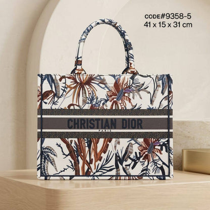 Dior
ʜᴀɴᴅᴄᴀʀʀʏ ʙᴏᴏᴋᴛᴏᴛᴇ
  •ᴢɪᴘᴘᴇʀ ᴛʏᴘᴇ
  •ᴄᴀɴᴠᴀss ᴍᴀᴛᴇʀɪᴀʟ
sɪᴢᴇ : 41 cm

70 dhs✅

Zain31
♥️♥️♥️