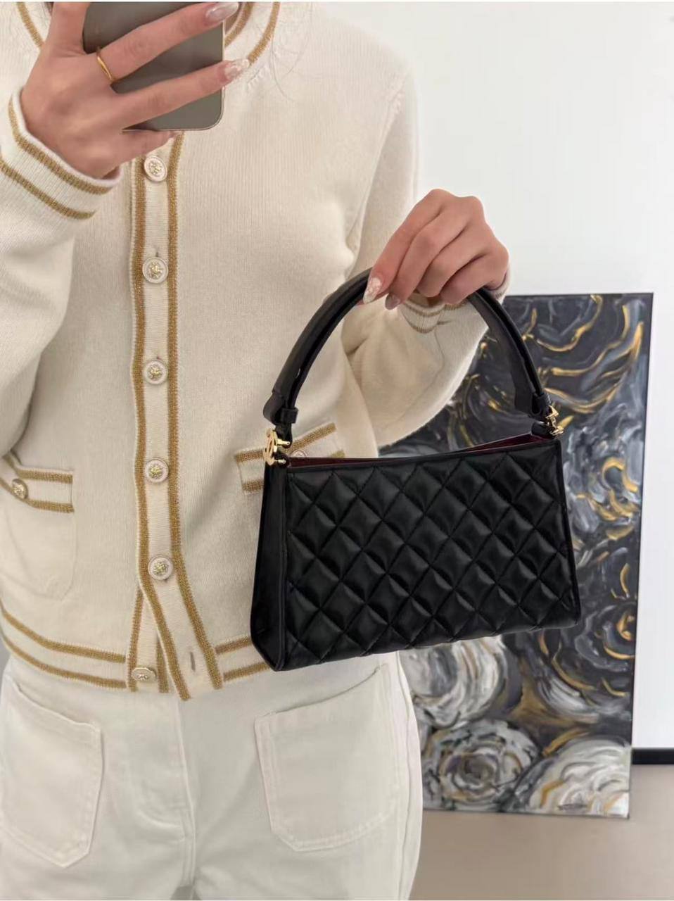Chanel
100 dhs💓

Size:22.5/7/14

with box
🎁🎁🎁

Zain07
♥️♥️♥️