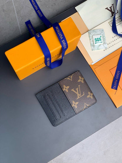 💞  *Lv*💞
💞*card holder*💞
210 dhs🪙🌨️

Zain275
♥️♥️♥️