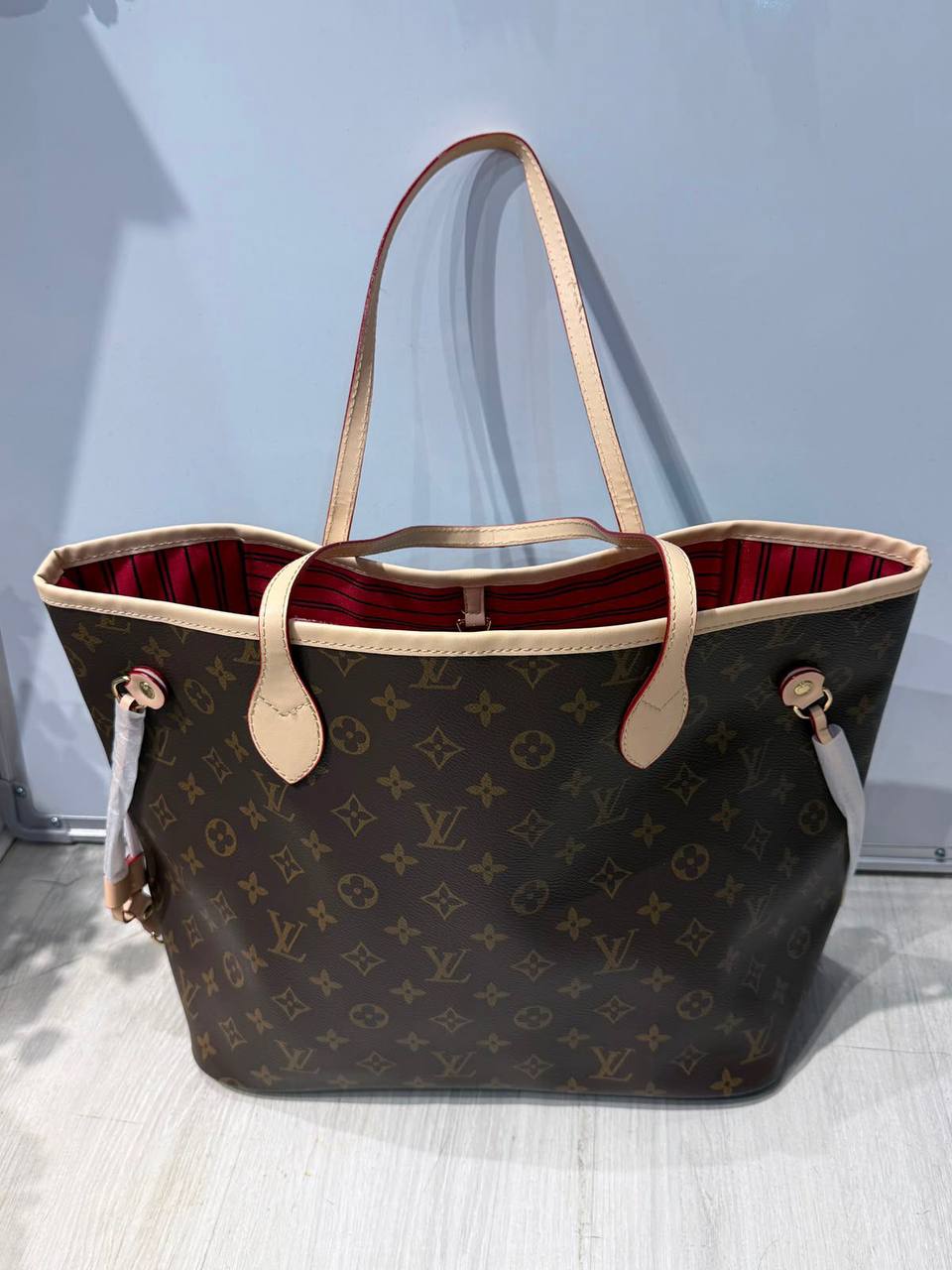 LV Neverfull MM
47cm
95 dhs✅ 
with Box

Zain254
♥️♥️♥️