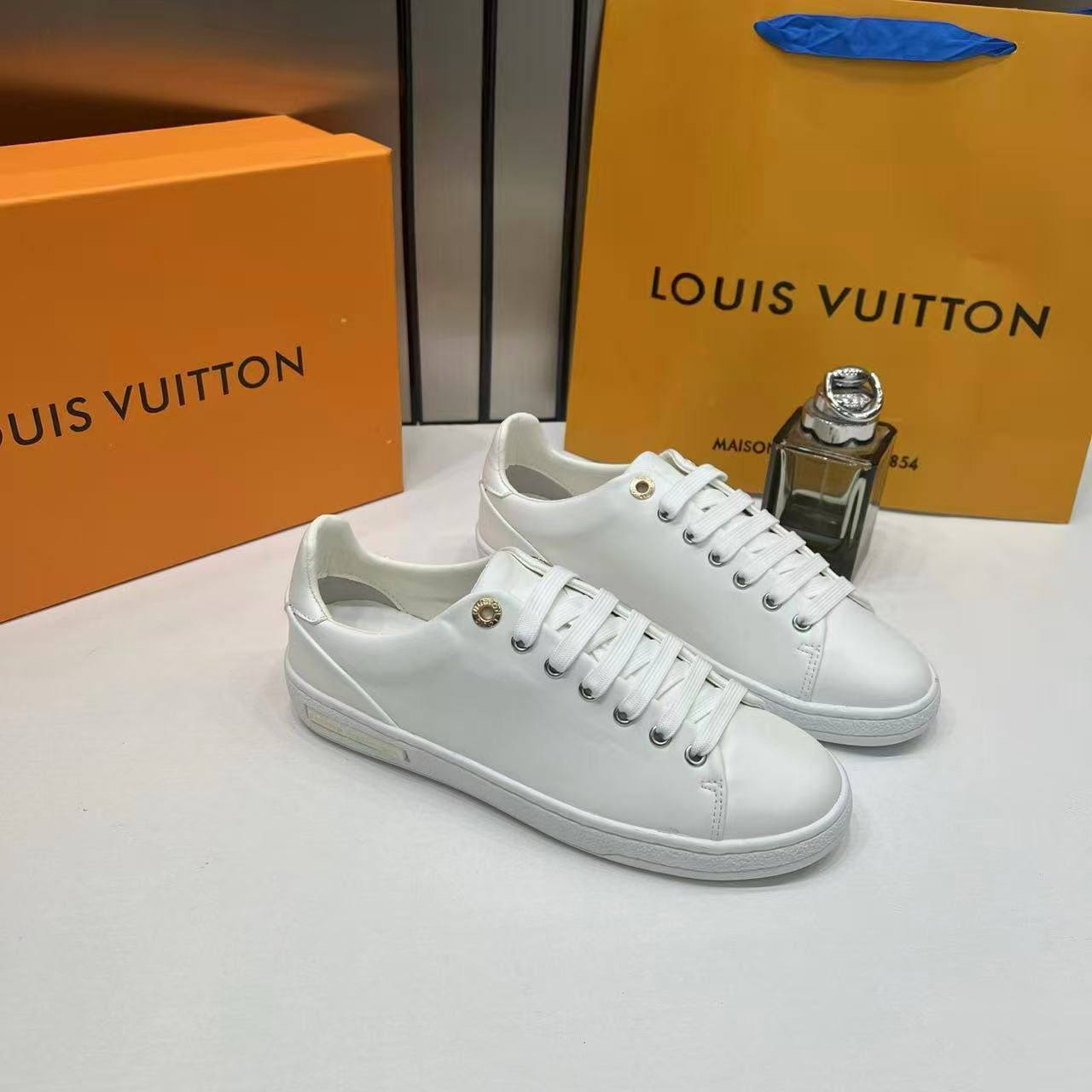 LV SHOES
GOOD QUALITY 
135 dhs💓
Size 36 TO 41

Zain40
♥️♥️♥️