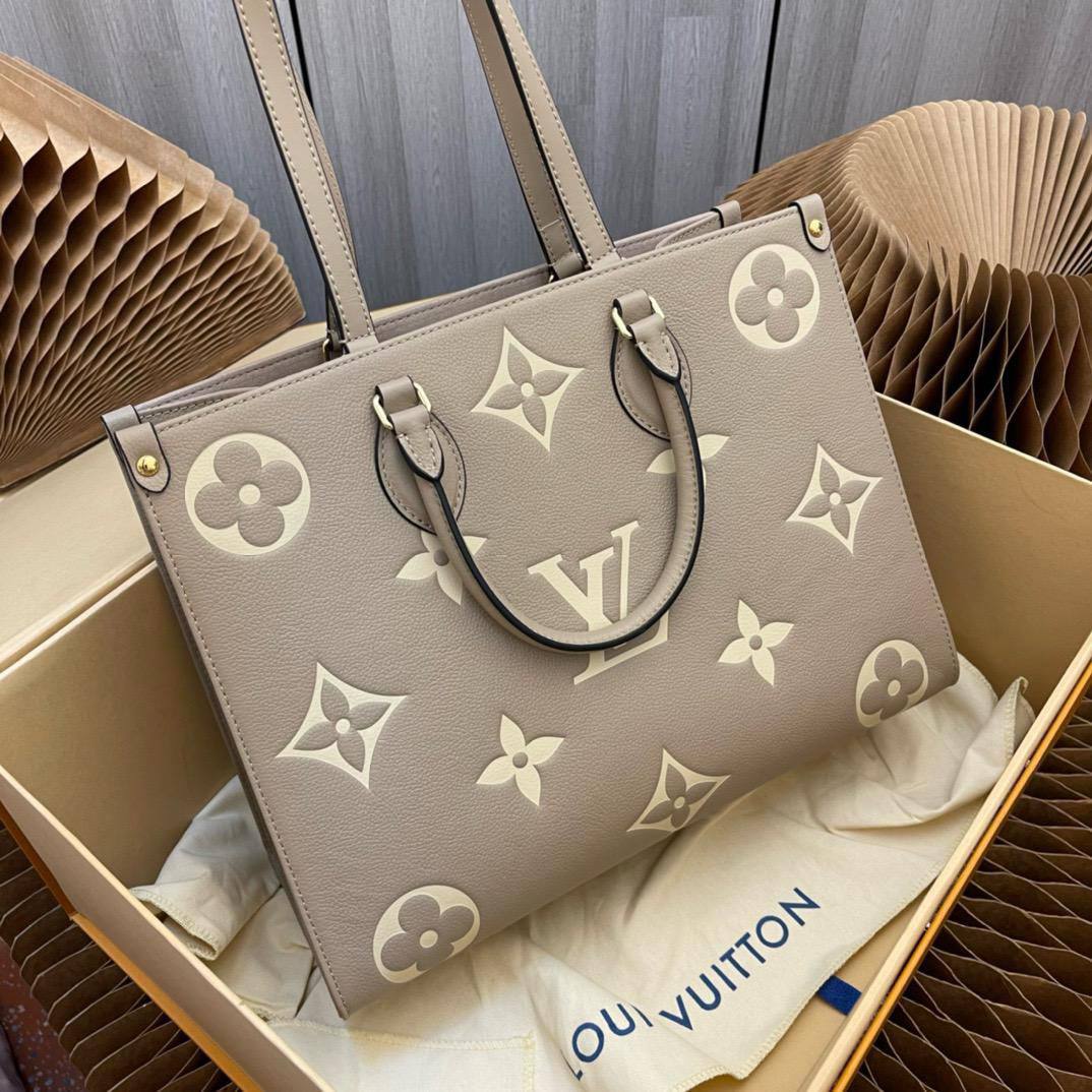 LV
Master
36cm
440 dhs✅

Zain297
♥️♥️♥️