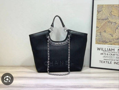Chanel
110 dhs💓

Zain143