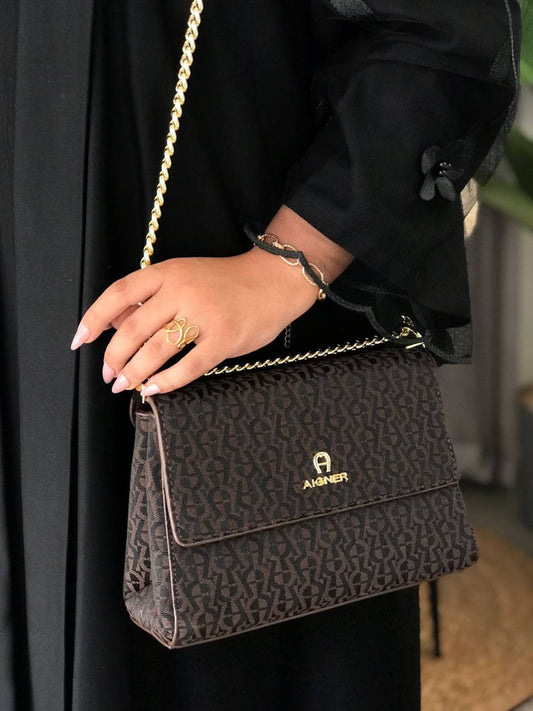 Aigner 
110 dhs✅

Zain299
♥️♥️♥️