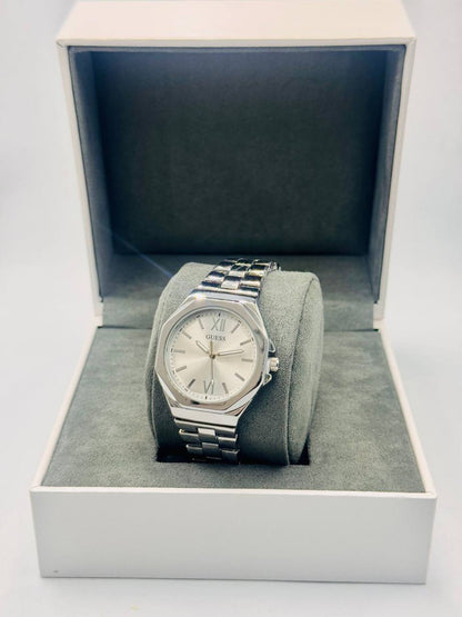 Guess Ladies
*New arrival*🔥
55 dhs🪙🌨️

Zain08
♥️♥️♥️