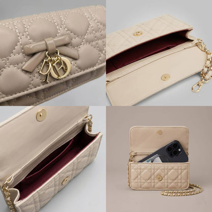 CHRISTIAN DIOR
PHONE ᴄʀᴏss ʙᴀɢ
ғʟᴀᴘ ᴄᴀʟғsᴋɪɴ ʟᴇᴀᴛʜᴇʀ
ɪɴ ʙᴏᴡ ᴅɪᴏʀ ᴄʜᴀʀᴍs
ɪᴛ ʜᴀs ʙᴀʟʟ ᴀᴅᴊᴜsᴛᴀʙʟᴇ
ғᴏʀ ᴄʜᴀɪɴ ɢᴏʟᴅ sᴛʀᴀᴘ
sɪᴢᴇ : 17 cm
ᴡɪᴛʜ BOX

75 dhs🇦🇪🇦🇪

Zain31
♥️♥️♥️