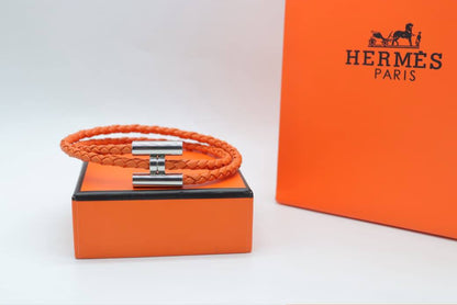 Bracelet
Hermes
60 dhs🇦🇪🇦🇪

Zain33
♥️♥️♥️