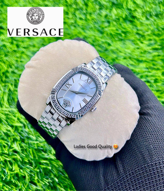 Versace Ladies
*Good quality*
280 dhs❣️

Zain29
♥️♥️♥️
