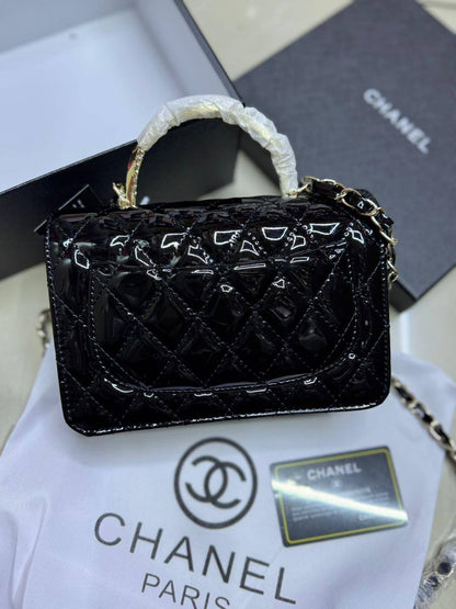 Gucci 
95 dhs✅ 

with box
🎁🎁🎁

Zain235
♥️♥️♥️