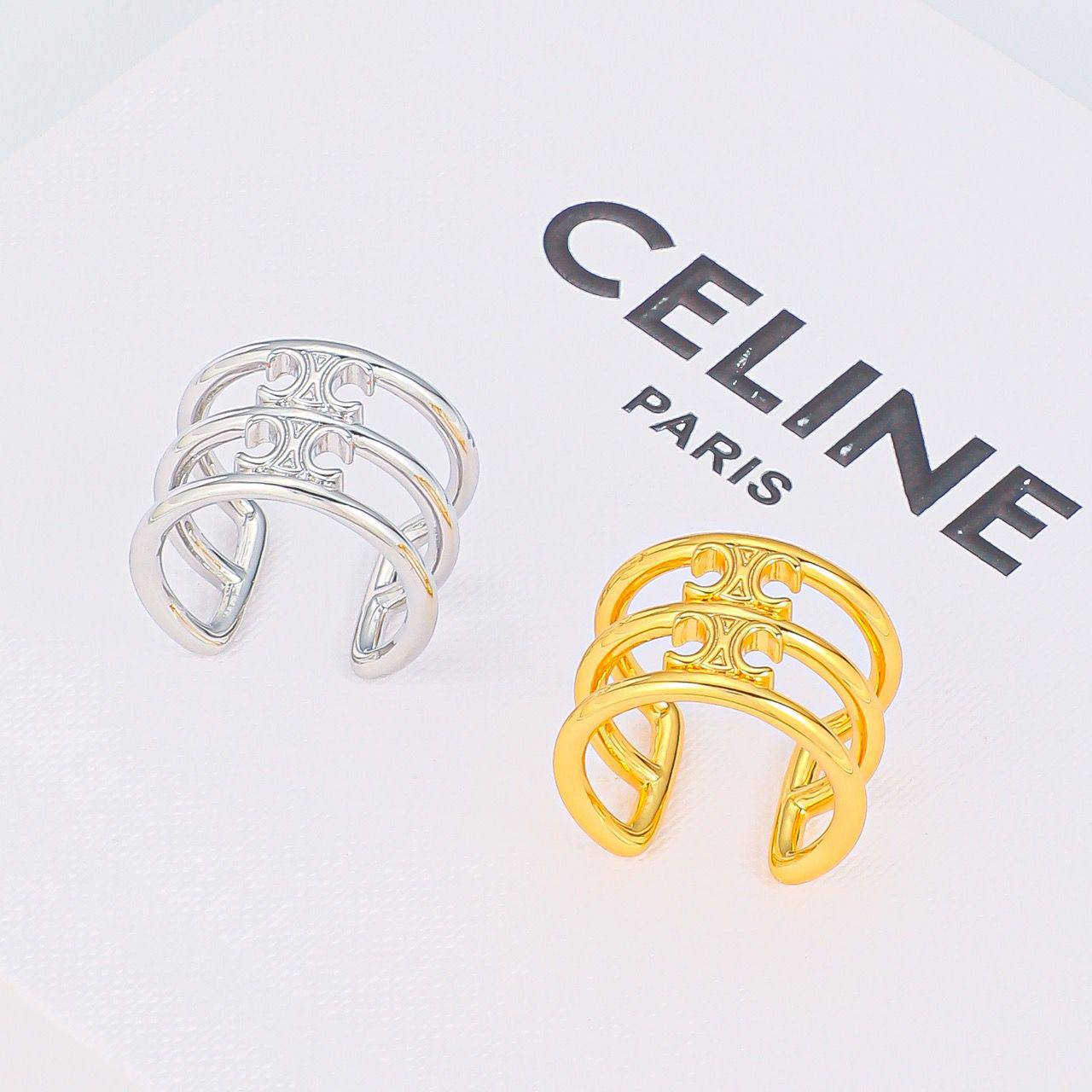 CELINE SET
BANGLE RING
WITH SMALL BOX AND PAPER BAG🛍️🎁
85 DHS✅

Zain89
♥️♥️♥️