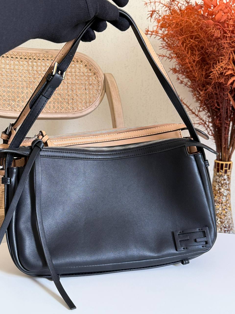 FENDI
25cm
300 dhs❤️
35cm
310 dhs❤️
Top quality 
With box🎁

Zain167
♥️♥️♥️