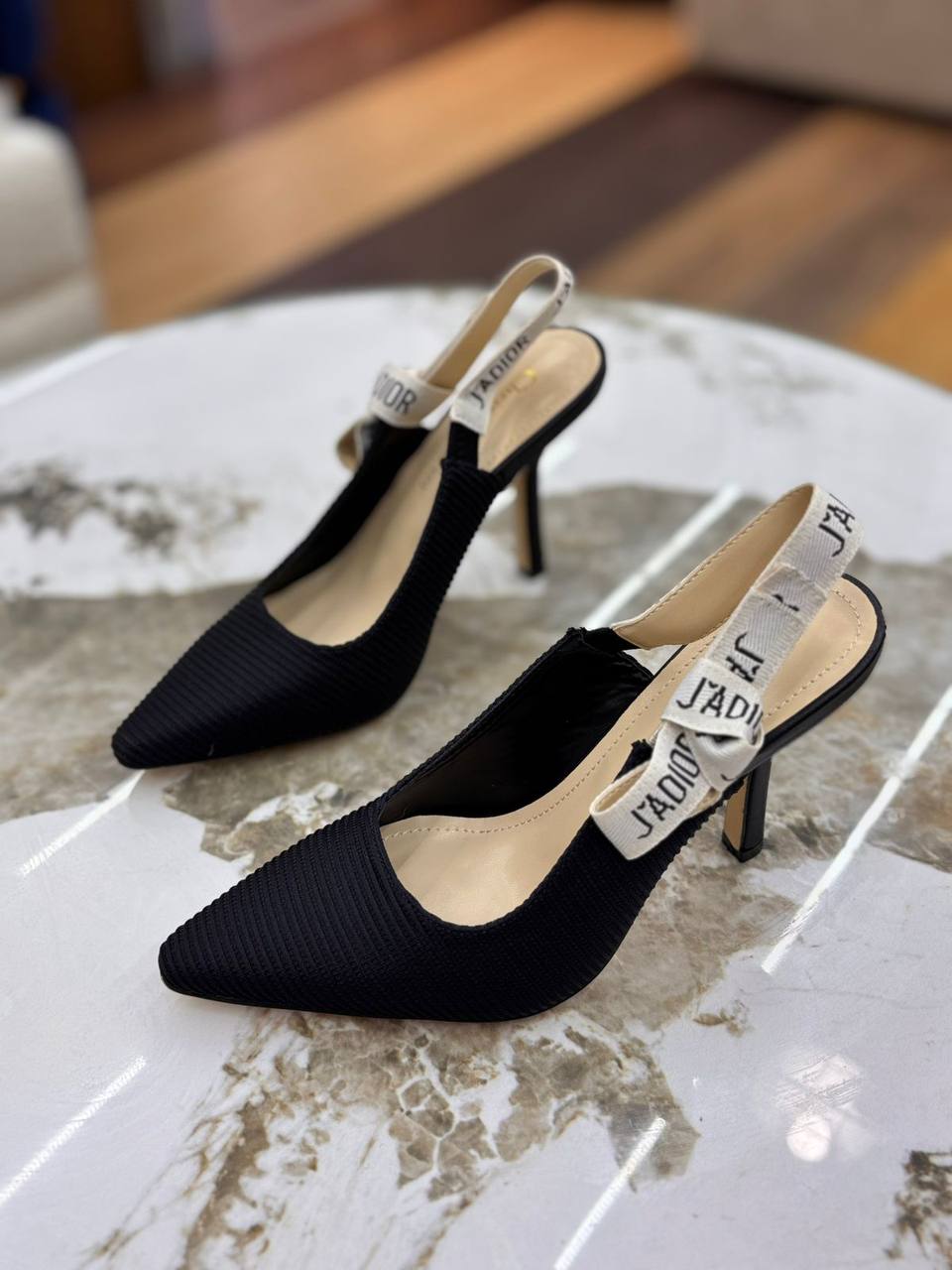 Dior
120 dhs✅
Size 36-42

Zain55
♥️♥️♥️