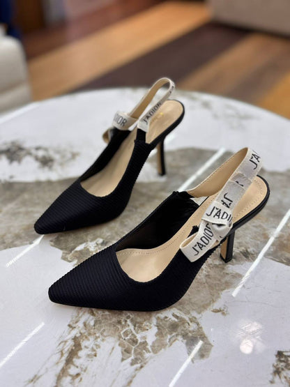 Dior
120 dhs✅
Size 36-42

Zain55
♥️♥️♥️