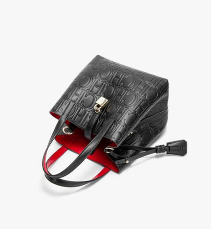 CH
100 dhs✅
size：22cm 
Good-quality 


with box
🎁🎁🎁

Zain35
♥️♥️♥️