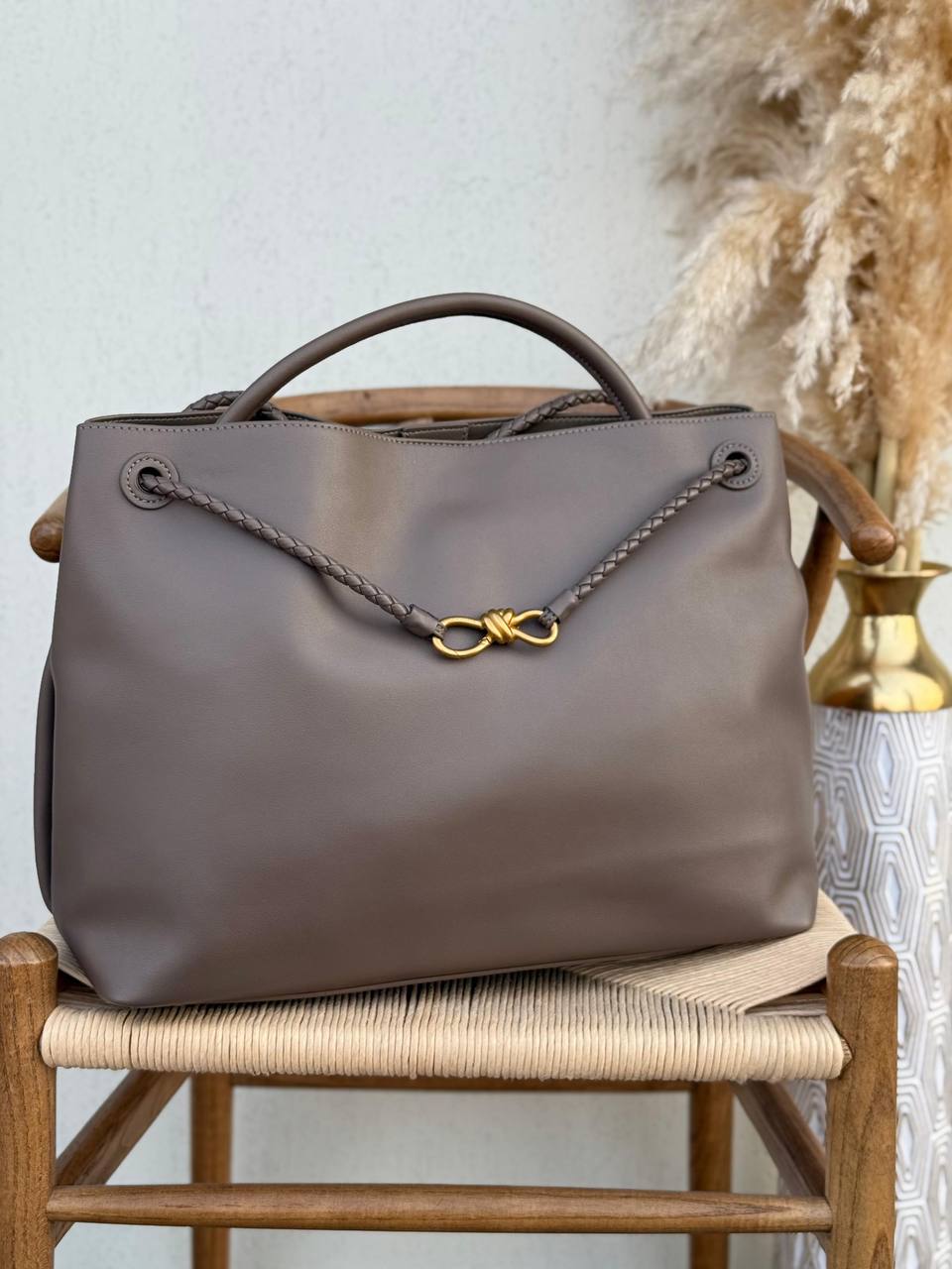 BOTTEGA VENETA
42cm
510 dhs✅
Top quality

Zain167
♥️♥️♥️