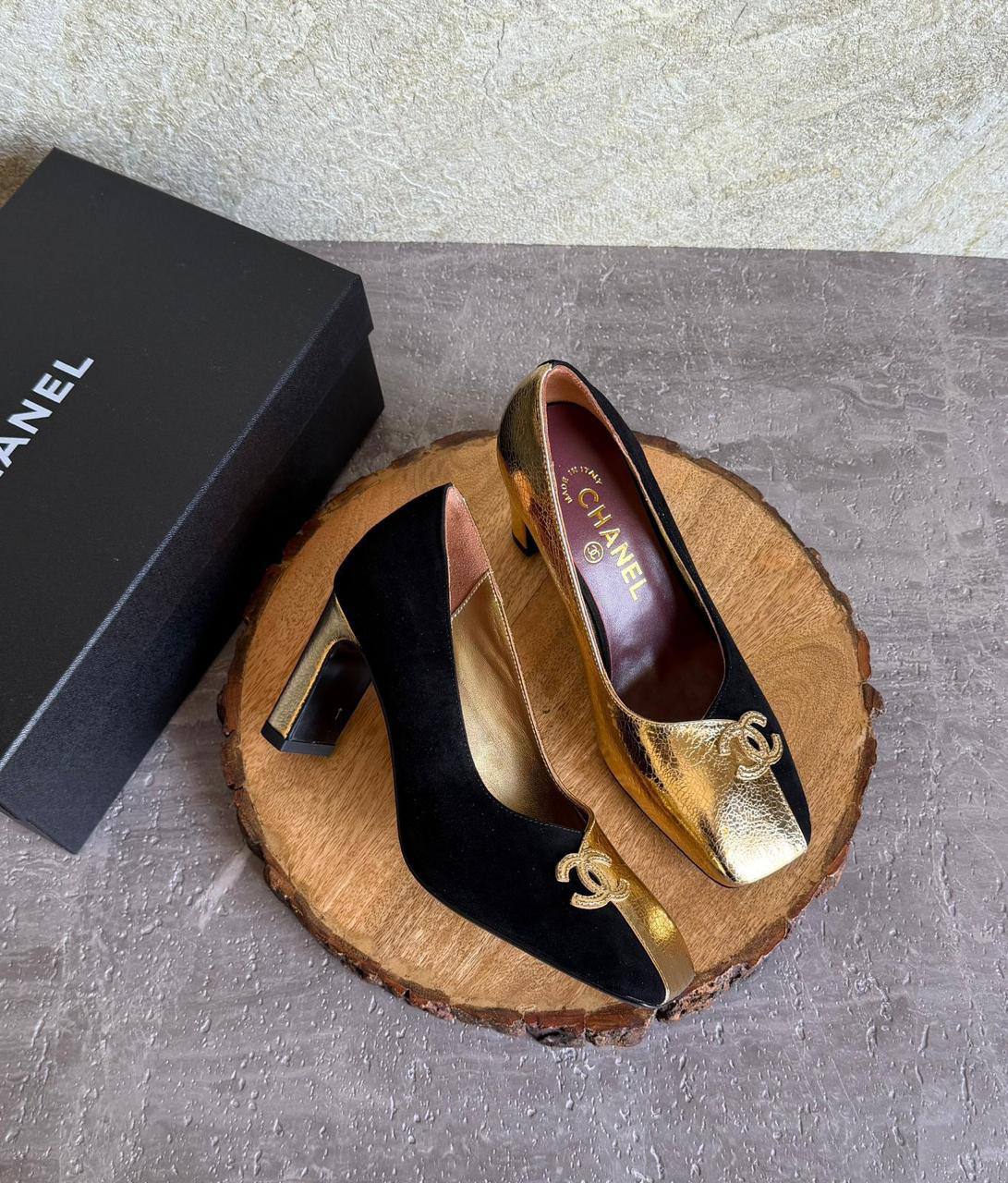 CHANEL 💫😍
SuperMaster Quality 💯
450 dhs✅
Size: 36-41 💥

Zain171
♥️♥️♥️