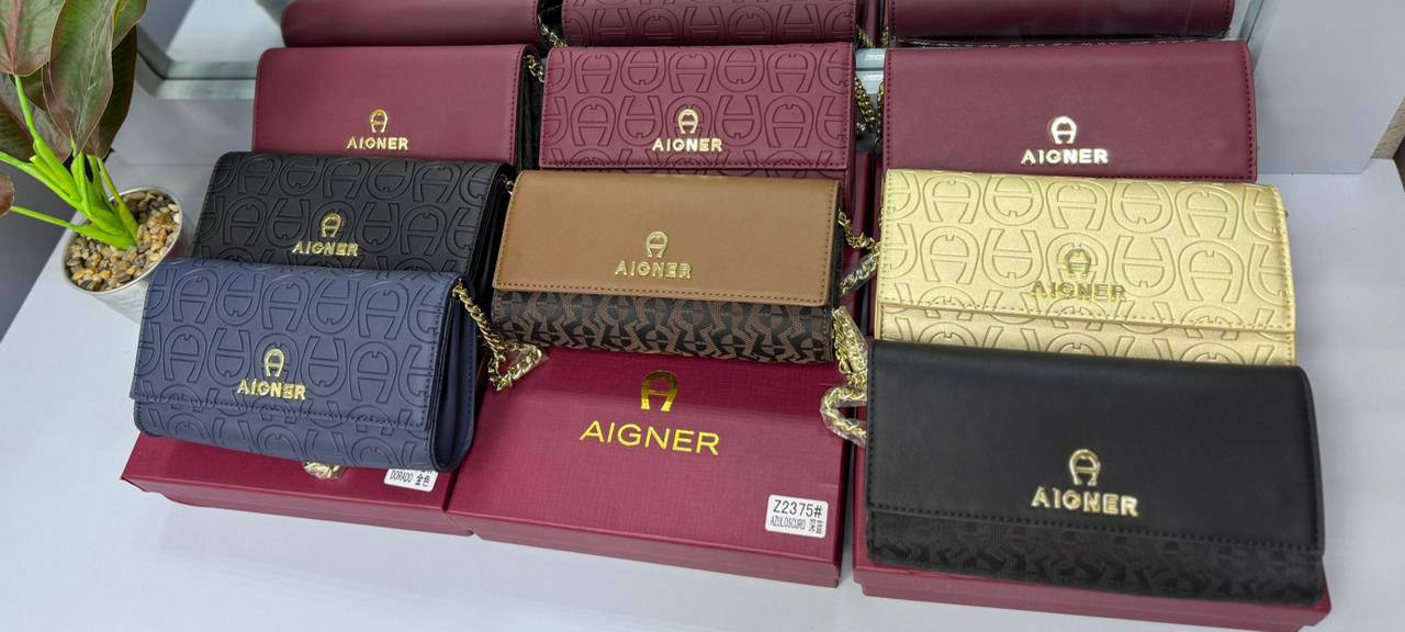 DIOR 
High Quality
NEW CAME  

WITH BOX  
🎁🎁🎁

180 dhs🪙

Zain39
♥️♥️♥️