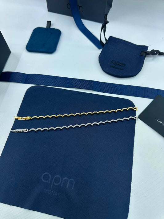 Apm ❤️‍🔥*
Bracelet 🔥
good quality 💯
With normal boxes 🗃️ 
40 dhs✅

With master box 📦 
55 dhs✅

Zain216
♥️♥️♥️