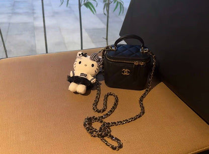 Chanel

100 dhs🇦🇪🇦🇪

SIZE：small

Good-quality 
with box

Zain35 
♥️♥️♥️