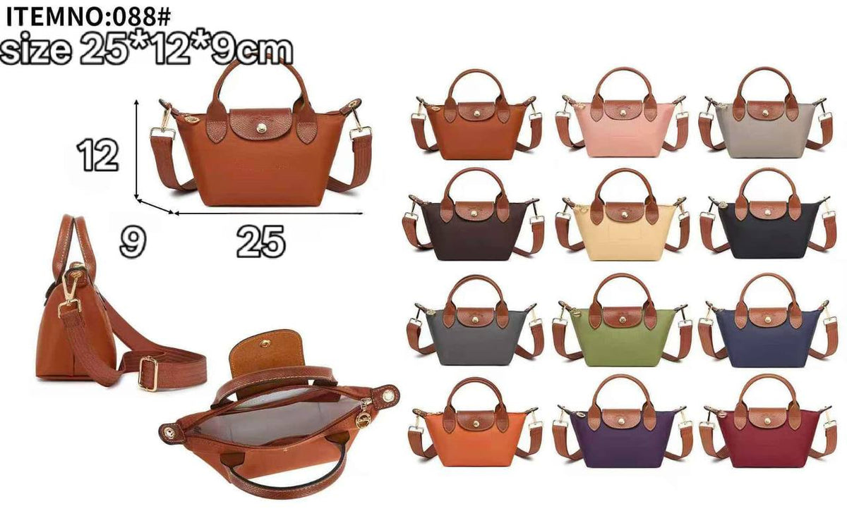 NEW CAME 
LONG CHAMP 
BAG 

GOOD QUALITY 
55 dhs🇦🇪🇦🇪

SIZE: 25-12-9cm
Zain40
♥️♥️♥️