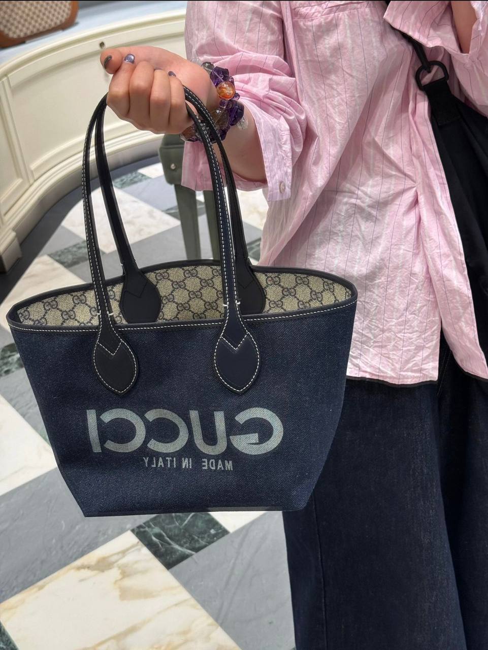 GUCCI 
COPY ONE NEW CAME SMALL  SIZE 
150 dhs❤️

Zain39
♥️♥️♥️