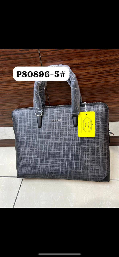 Laptop bag 
85 dhs💓

Zain190
♥️♥️♥️