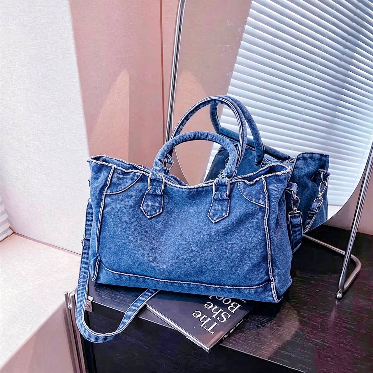 CHANEL 
COPY ONE 
150 dhs💓

Zain39