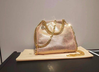 Stella
110 dhs🇦🇪🇦🇪
Size：20cm
good-quality with box

Zain35
♥️♥️♥️