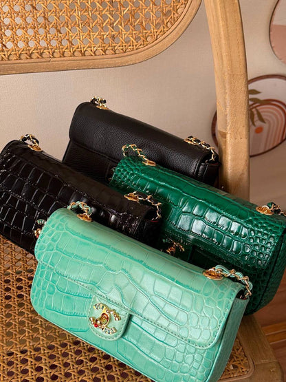 New Collection✨✨✨
CHANEL
22cm
340 dhs🇦🇪🇦🇪
*MASTER QUIETLY*
With box🎁

Zain167
♥️♥️♥️