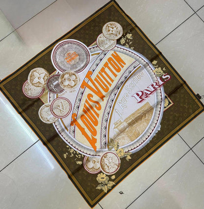 Silk square scarf 
40 dhs🇦🇪🇦🇪
Size 90*90

Zain93
♥️♥️♥️