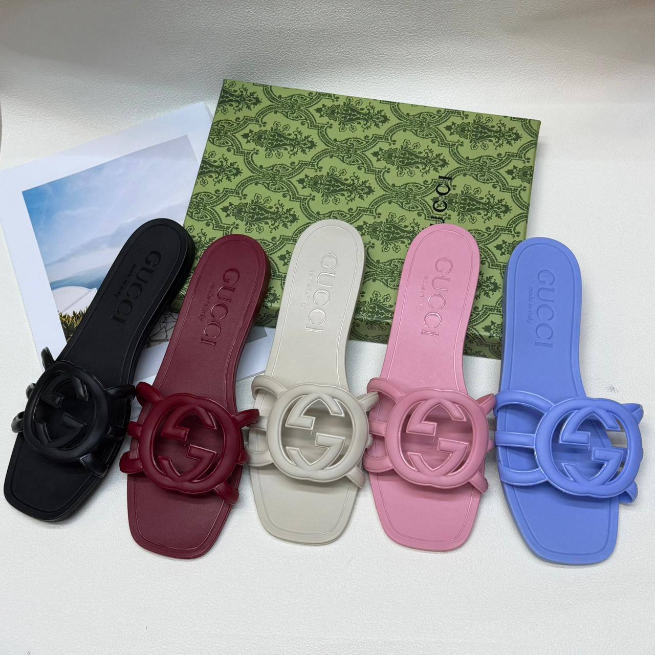 Slippers
Size 36-41
75 dhs✅

Zain236
♥️♥️♥️