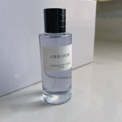 Dior
100 ml
35 dhs🪙💚
good quality

Zain17
🌸🌸🌸