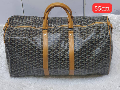 Travel bag 
55cm 
good quality 
120 dhs🇦🇪🇦🇪

Zain168
♥️♥️♥️