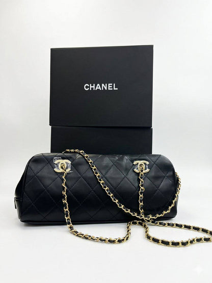 Chanel Bowling Bag,
ɢᴏʟᴅʜᴀʀᴅᴡᴀʀᴇ shoulder ʙᴀɢ
ᴡɪᴛʜout ʙᴏx
ʟᴇᴀᴛʜᴇʀ

sɪᴢᴇ:30ᴄᴍ
115 dhs🇦🇪🇦🇪

Zain56
♥️♥️♥️