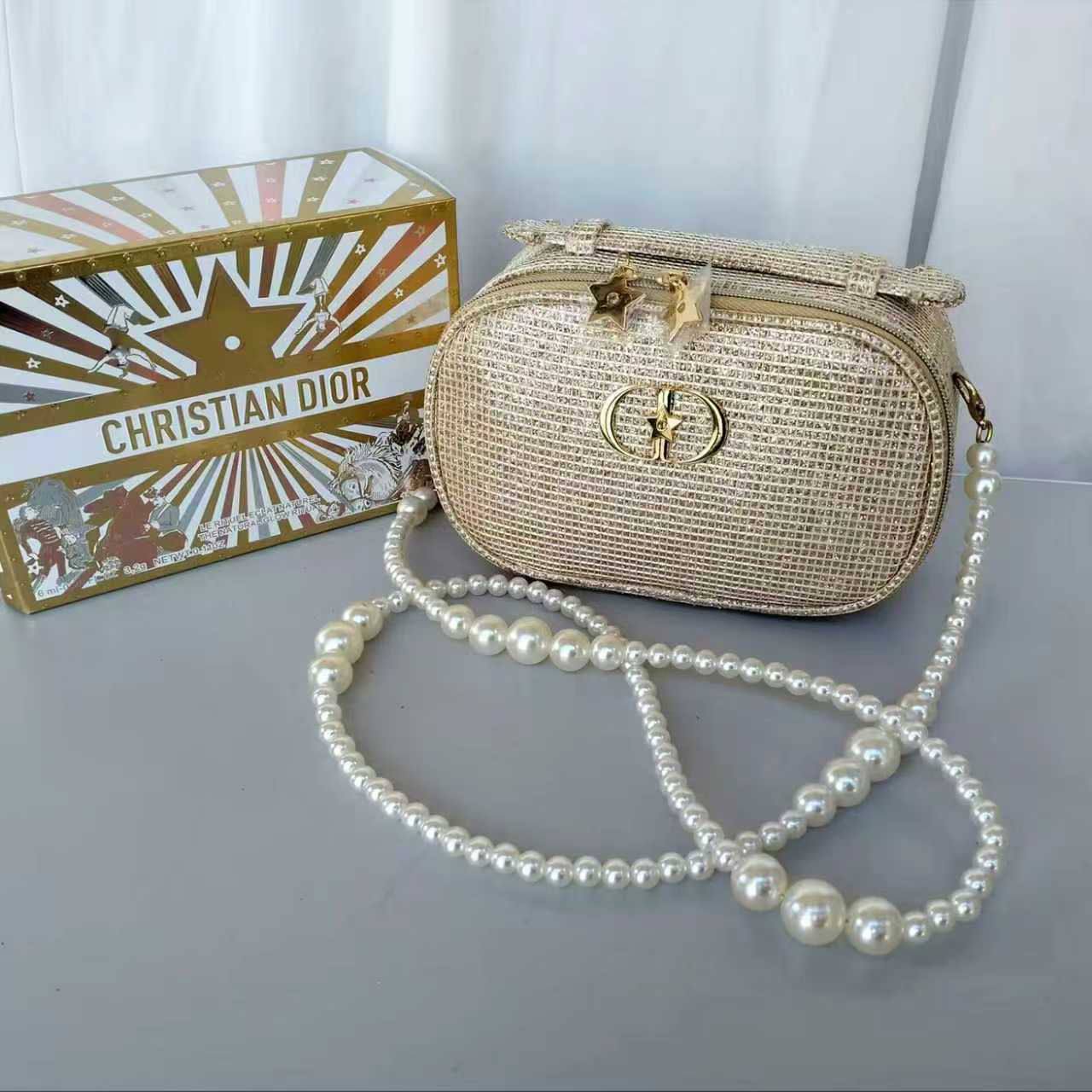 Dior
90 dhs💓

Zain107
♥️♥️♥️