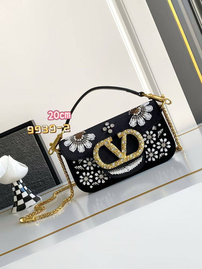 Valentino Master
         20Cm
350 dhs❣️

Zain131
♥️♥️♥️